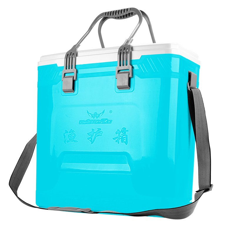 Sea-watching fish tank boxes with thick buckets of water and fish bags of fish